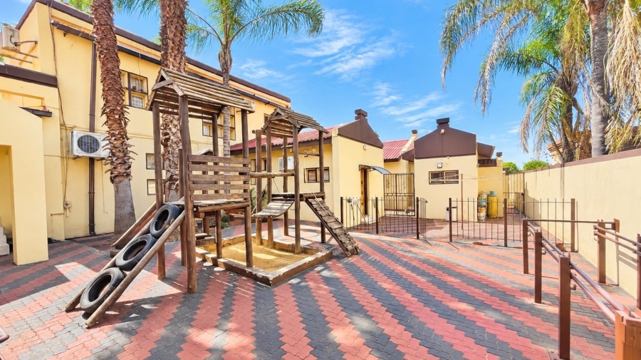 5 Bedroom Property for Sale in Wilkoppies North West